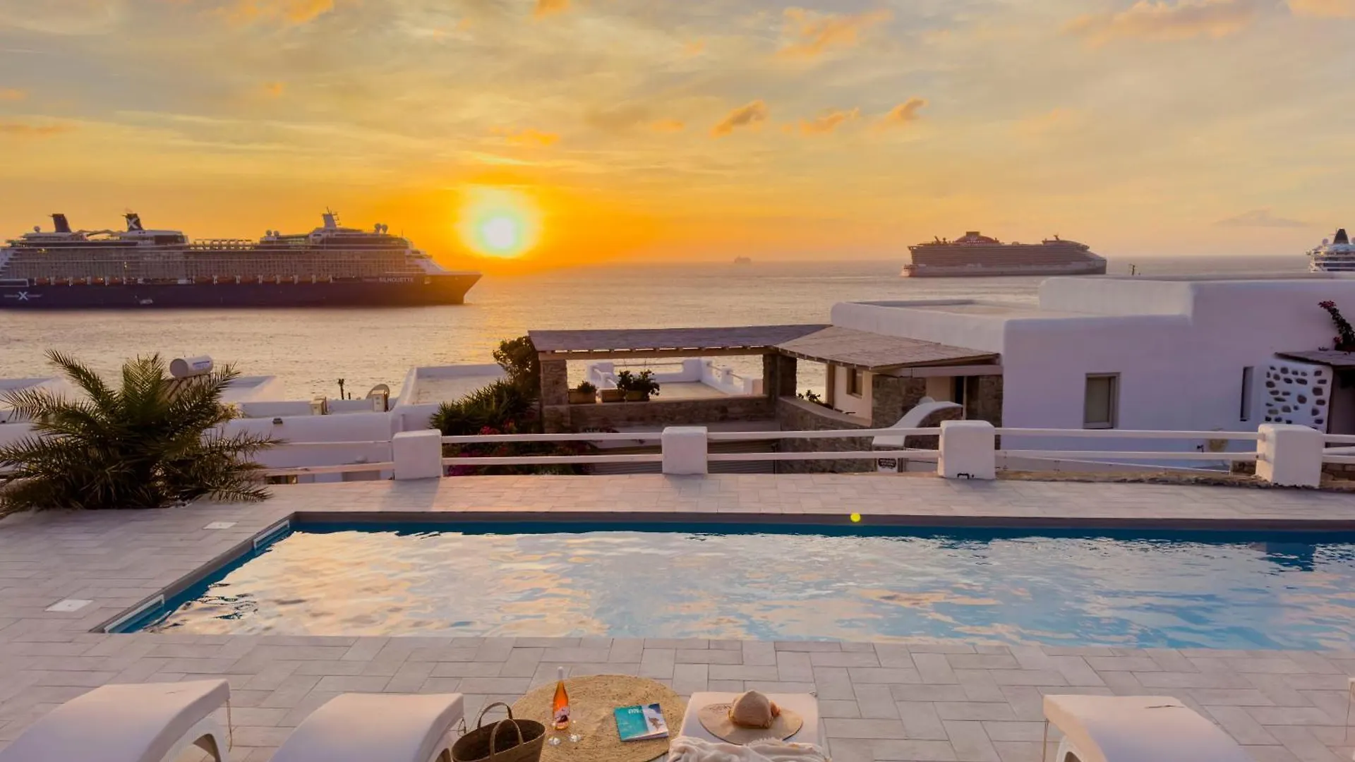 With-Inn Mykonos Suites Tourlos 3*,